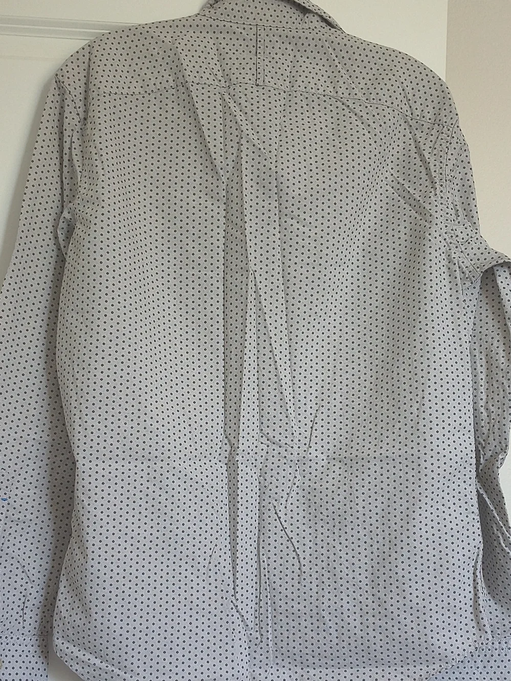 Banana Republic Mens Slim Fit Light Gray Dot-Print Shirt